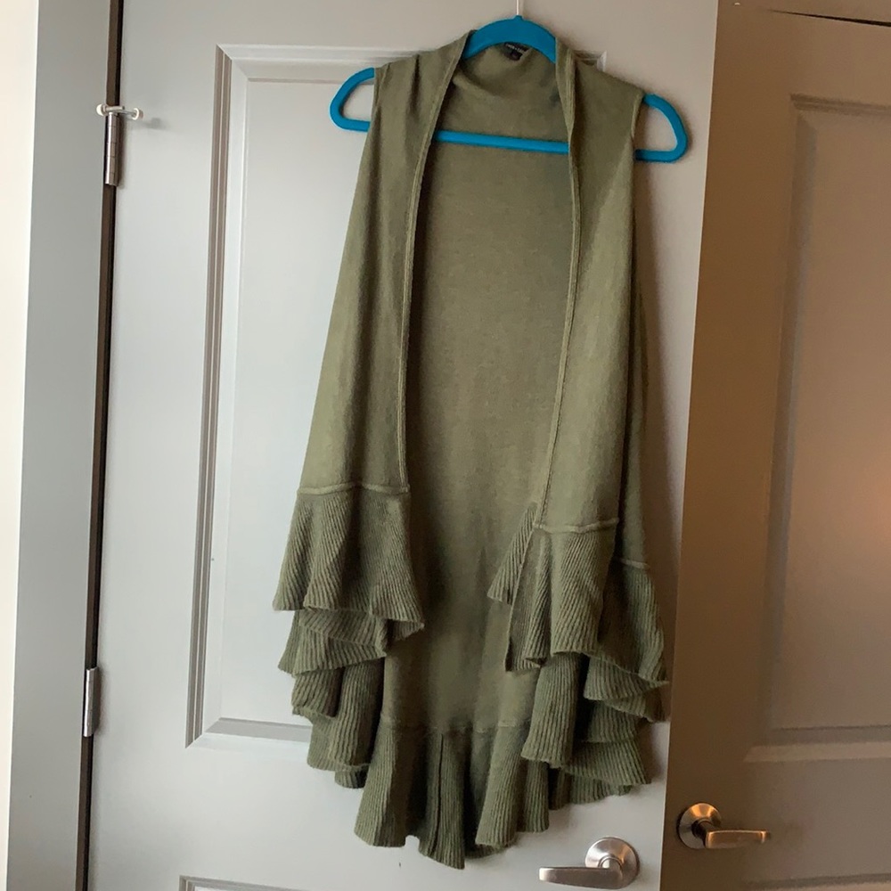 COCO + CARMEN RUFFLED VEST